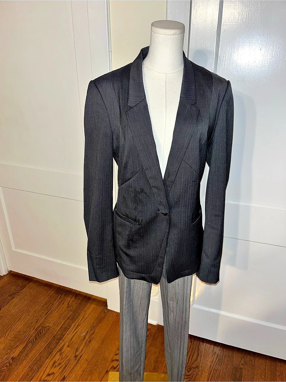 BOSS Hugo Boss Gray Pinstripe Pant Suit US 12 – Timeless Tailored Power Suit